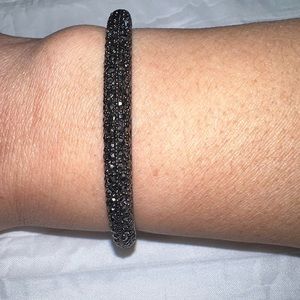 Black jeweled clasp bracelet